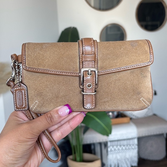 🟫🌟🫶🏽VTG COACH Hamptons Suede Wristlet🫶🏽🌟🟫